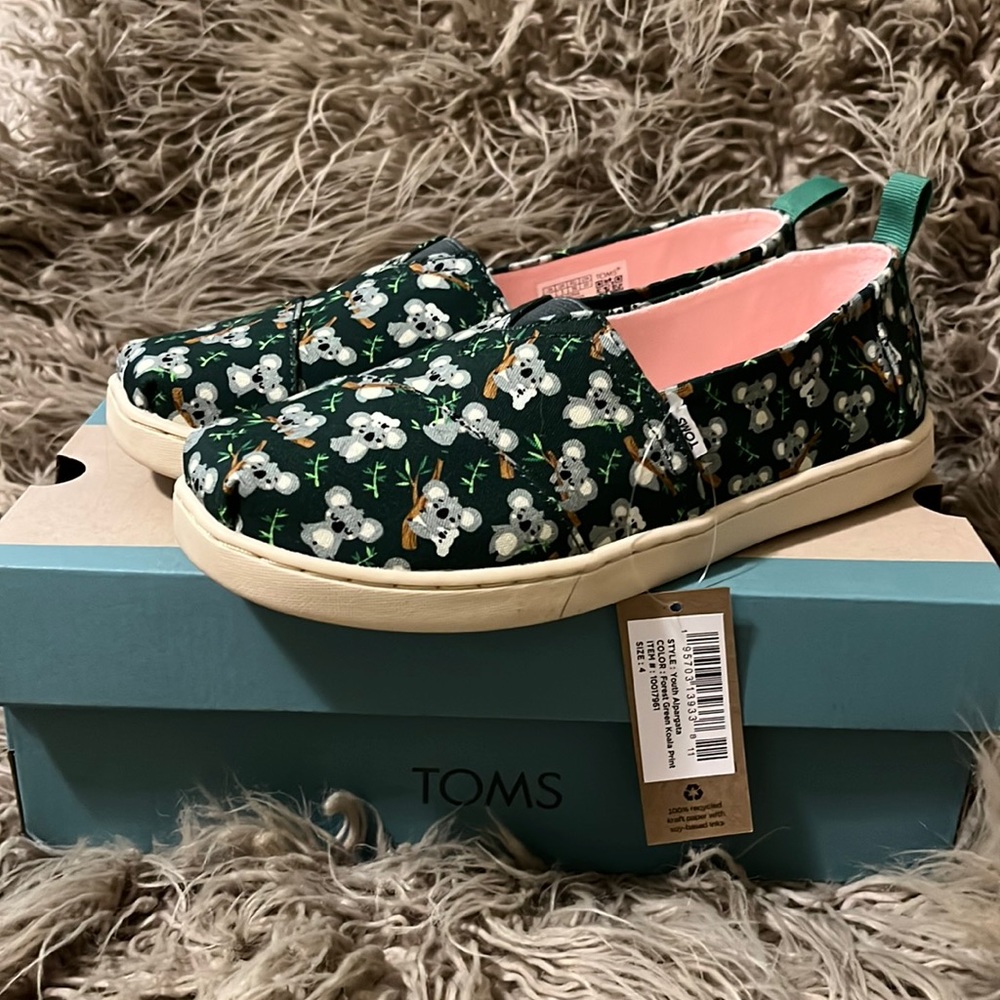 Brand New TOMS Koala Print Forest Green. With Tags